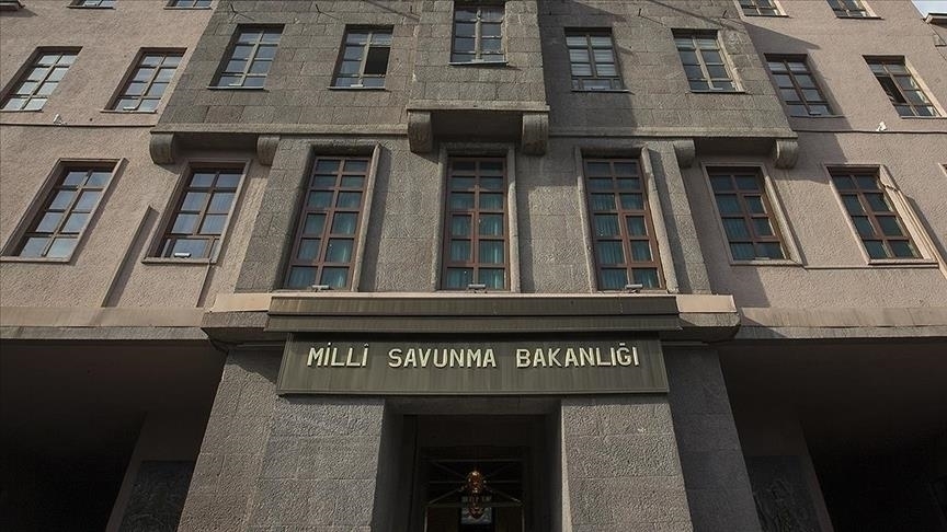MSB: Bayrağa saldırıyla ilgili idari tahkikat başlatıldı