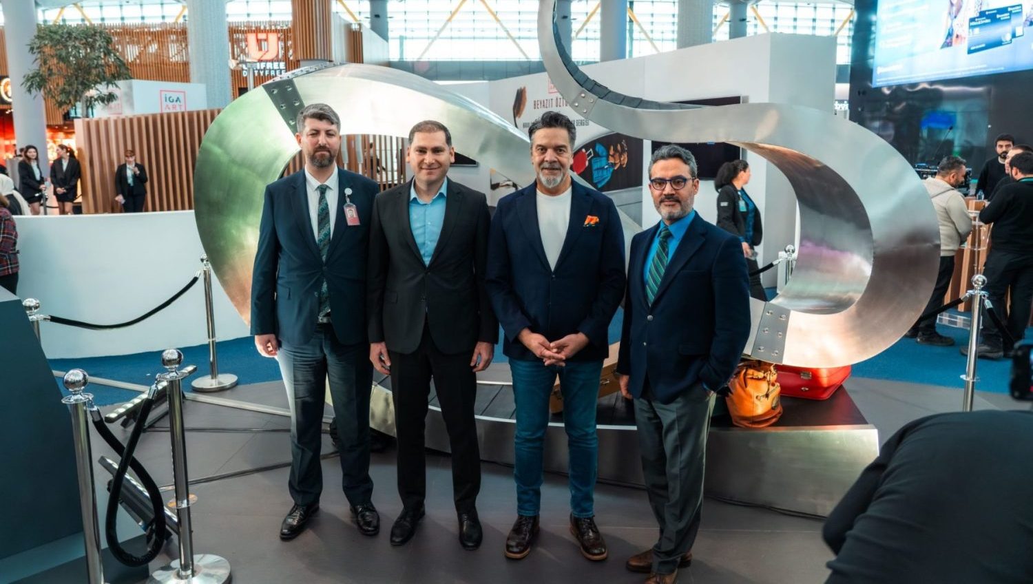 Beyazıt Öztürk, İGA’da ‘Şey’ ve ‘Şeyler’ sergisiyle