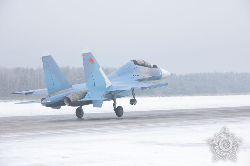Belarus, yeni Su-30M2 savaş uçaklarını teslim aldı