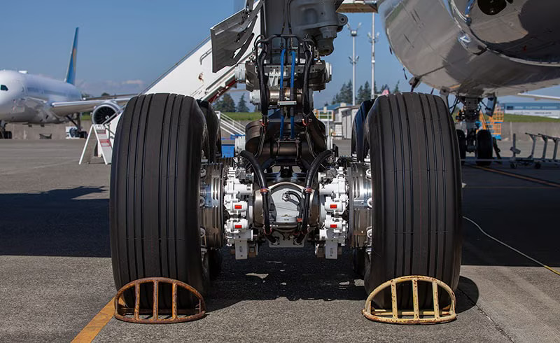 Boeing tarihinin en büyük iniş takımı sözleşmesini imzaladı