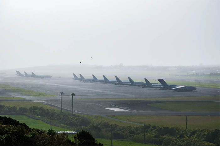 Lajes Hava Üssü’nde ABD uçakları hareketliliği