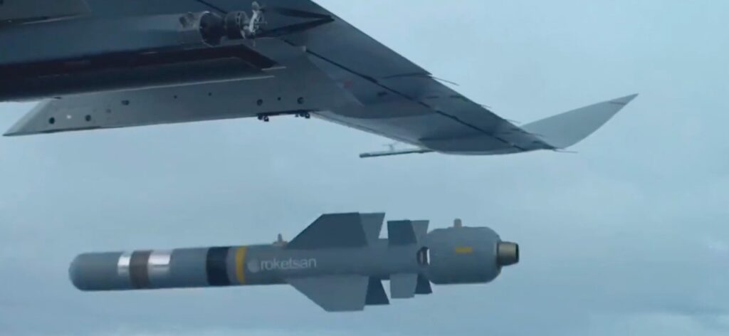 AKINCI, EREN ile havada hedef drone vurdu