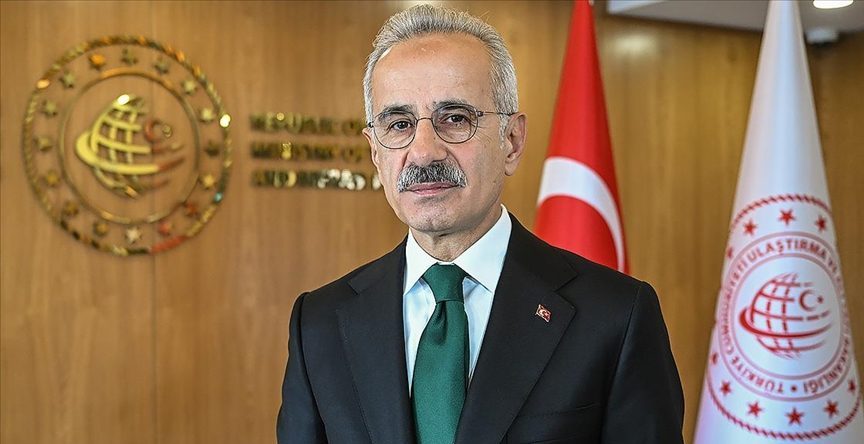 Turizm merkezlerindeki havalimanları 2,3 milyon yolcu ağırladı